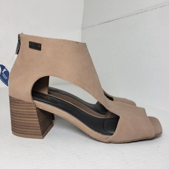 Kenneth Cole Ortholite Tan Peep Toe Zip Sandals - Picture 6 of 12